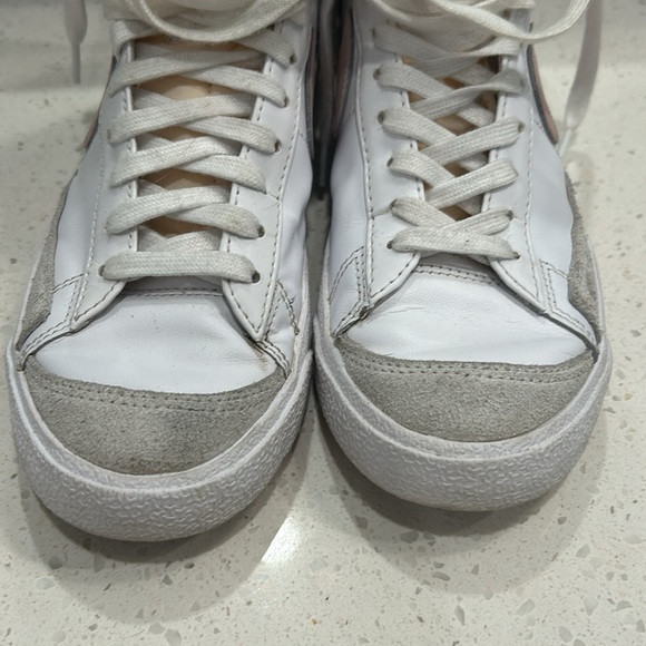 Nike Blazers - Picture 6 of 7